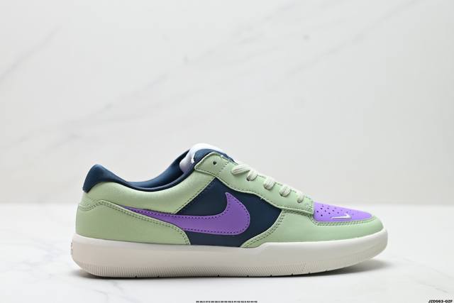 公司级Nike Sb Force 58 耐克 低帮休闲板鞋 是一款将前沿创新带入街头的单品 它具有硫化杯底 具有出色的耐用性和灵活性 使用帆布和绒面革 在饰面上