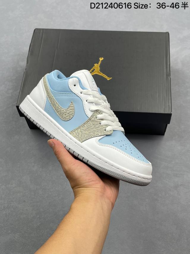 Air Jordan 1 Low 低帮 白蓝爆裂纹 Aj1 乔丹1代 Aj1 乔1 低邦 白蓝 乔丹篮球鞋系列 整双鞋以白色和蓝色呈现，搭配上细腻皮革的加持，让