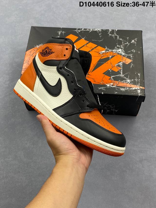 Nike Air Jordan 1 Retro High Og 耐克 Aj1代迈克尔 乔丹高帮经典复古百搭休闲文化运动篮球鞋 货号：Dz5485 008 尺码：
