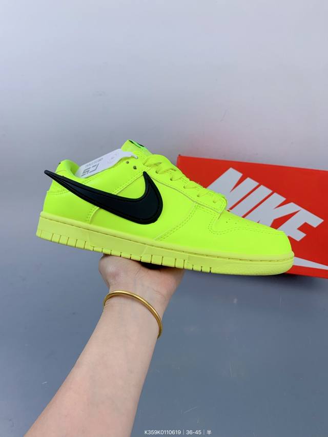 耐克Nike Court Borough Low Bg低帮百搭透气休闲运动板鞋，经典耐用的设计，兼顾舒适脚感和出众风范，演绎匠心之作。结构性的支撑贴合感结合复古