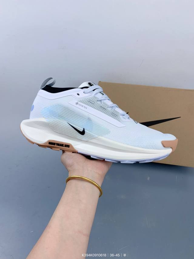 公司级Nike Reactx Pegasus Trail 5 Gtx 越野跑步鞋 登月兼顾迅疾外观和稳固脚感 后跟覆面和中足动态支撑巧妙融合 缔造稳定顺畅的迈步