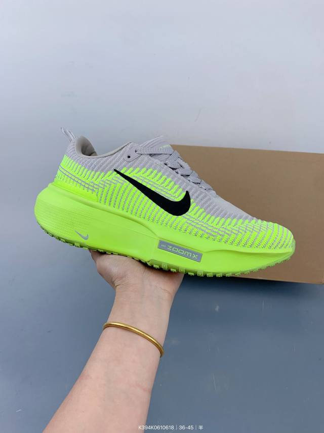 耐克Nk Air Zoom Vomero 登月V4代 兼顾迅疾外观和稳固脚感 后跟覆面和中足动态支撑巧妙融合 缔造稳定顺畅的迈步体验 Size：如图 编码：K3