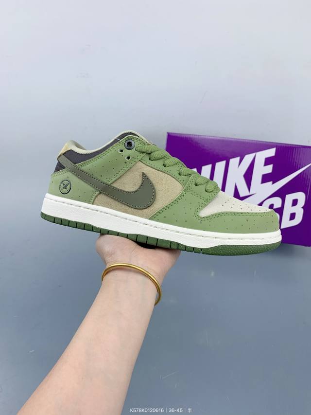 公司级耐克Nike Dunk Low 扣篮系列 复古低帮休闲运动滑板板鞋 采用脚感柔软舒适Zoomair气垫 有效吸收滑板等极限运动在落地时带来的冲击力 街头运