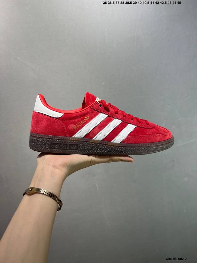 Adidas Handball Spezial 公司级 阿迪达斯经典款 复古休闲板鞋 #全鞋采用反毛皮制作 牛筋耐磨大底 承载青春情怀的板鞋 经典三条杠装饰鞋侧