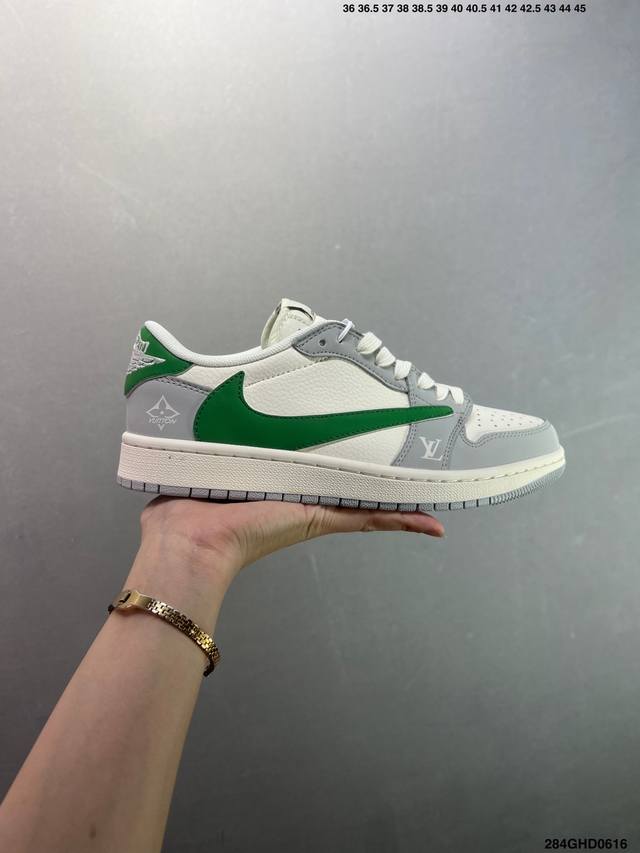 公司级Air Jordan 1 Low Og ”高端定制“ 斯图西米白蓝倒钩 大厂纯原工艺 原楦原纸板 原厂头层皮料 铸造最完美鞋型 一眼区别任何市售土肥圆版本