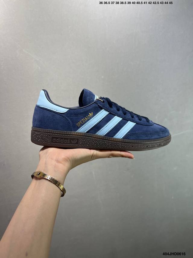 Adidas Handball Spezial 公司级 阿迪达斯经典款 复古休闲板鞋 #全鞋采用反毛皮制作 牛筋耐磨大底 承载青春情怀的板鞋 经典三条杠装饰鞋侧