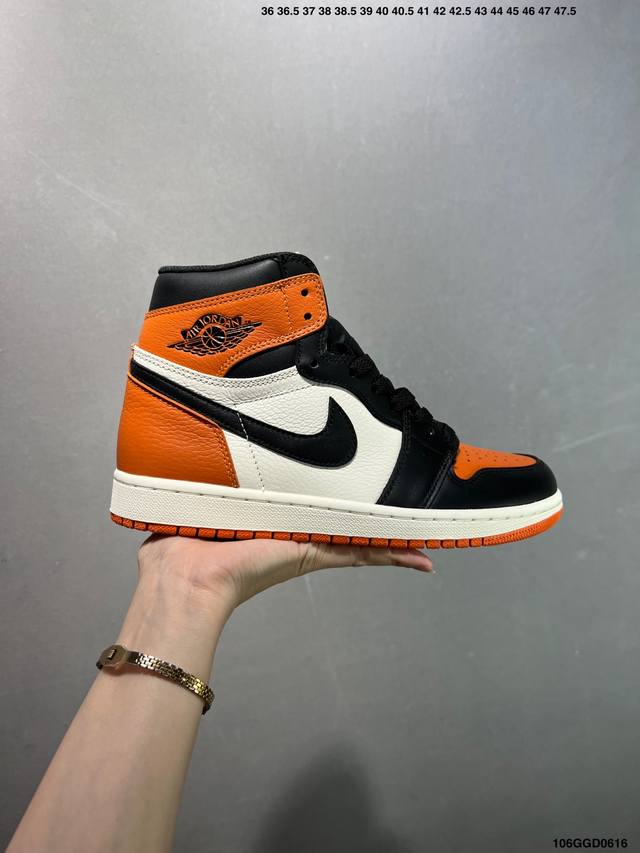 公司级乔丹 Air Jordan 1 High Og ”Lost & Found“ 高帮 Aj1 乔丹1代 Aj1 乔1 高邦 乔丹篮球鞋系列 鞋款采用白色皮质
