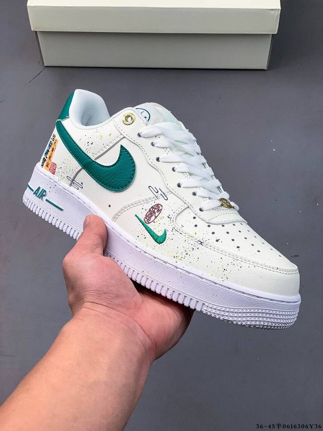 原楦数据纸版，采用硬质优质皮革鞋面材质，内置全掌Air Sole气垫。耐克 Nike Air Force 1 Low 空军一号低帮百搭休闲运动板鞋 061630