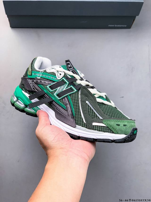 New Balance M1906Ri Nb宝藏老爹鞋款，复古元素叠加，质感超级棒，楦版型材料细节做工精细，货如实拍图 作为Nb最经典的档案鞋型之一，与 2一样