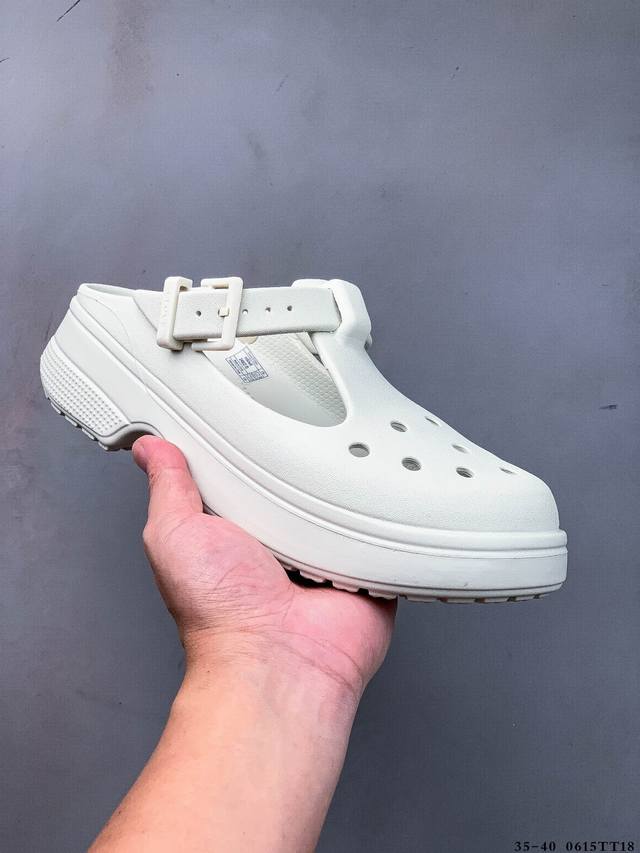 Crocs卡骆驰经典玛丽珍Eva轻便套脚洞洞鞋 封闭式细胞树脂 能够在体温作用下自动变形以适应脚部形状 涉水性优秀的同时易于清洁 抓地力强 不易打滑 Crocs