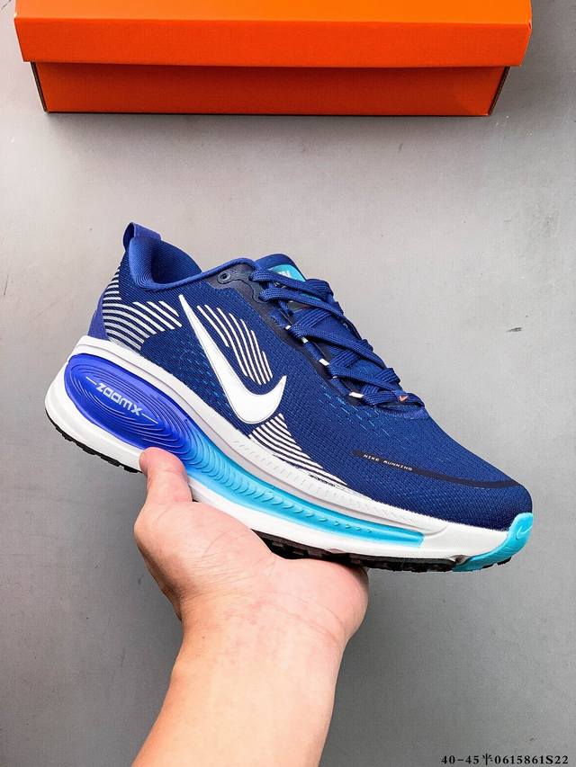 Nike Air Zoom Vomero 18 缓震透气休闲慢跑鞋 新版Vomero结合全新Zoomx和Reactx泡绵 提供双重缓震效果 铸就非凡迈步体验 0