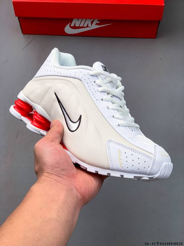 公司级！Nike Shox R4系列 耐克 低帮运动休闲气垫运动鞋 Nike Shox R4男子气柱运动鞋是21世纪早期经典款的焕新鞋款，沿用其未来感设计线条和