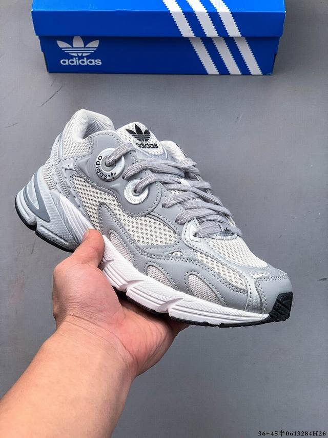 阿迪达斯Adidas Originals Astir耐磨舒适低帮运动休闲鞋 Astir鞋款灵感来自2000年代的跑步款式，鞋面和超大号孔眼进行了更新。搭配霓虹色