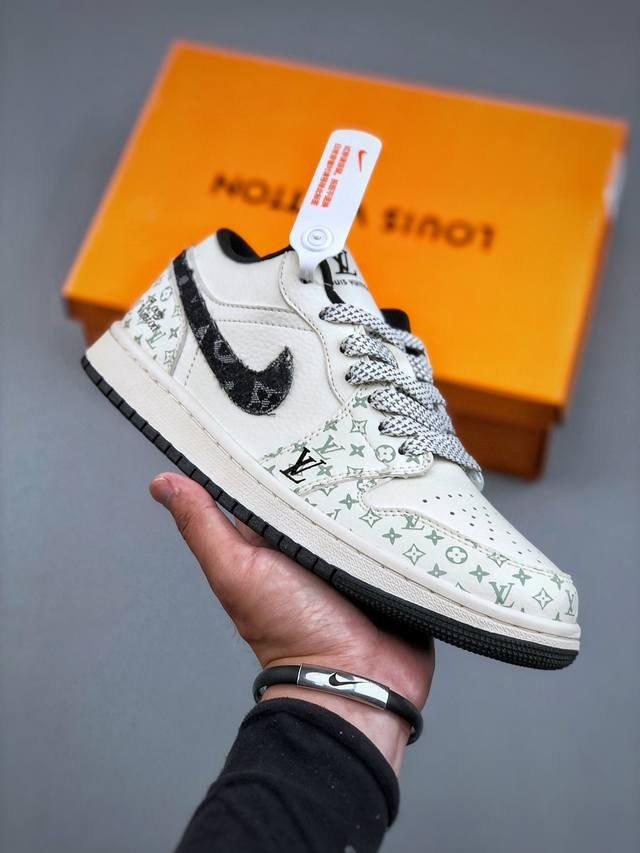 今日福利款 Nike Jordan Air Jordan 1“Lv联名 黑牛仔印花” 高端定制 低帮 复古 减震 防滑 耐磨 篮球鞋 定制鞋盒 大厂纯原品质出货