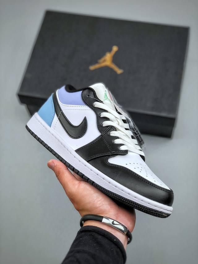 Air Jordan 1 Low Aj1乔1低帮休闲板鞋 同步官方配色 官方货号:553558 131 尺码:36 36.5 37.5 38 38.5 39 4