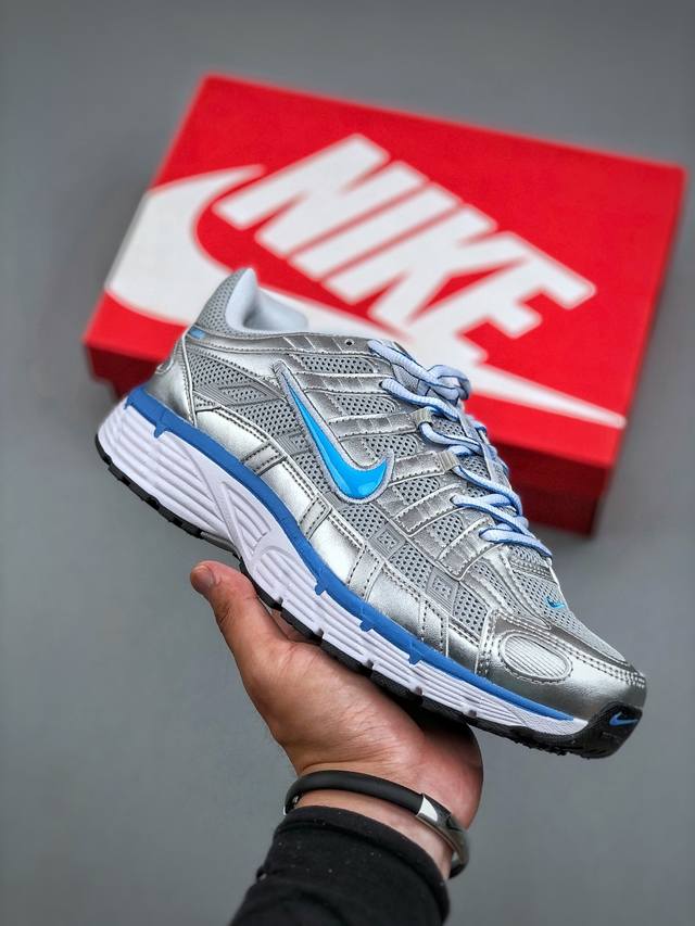 Nike P-6000 Premium系列低帮复古老爹风休闲运动舒适慢跑鞋 Cd6404-025 采用硬质牛剖革组合透气网面材质正确3层组织中底搭载Eva轻量缓