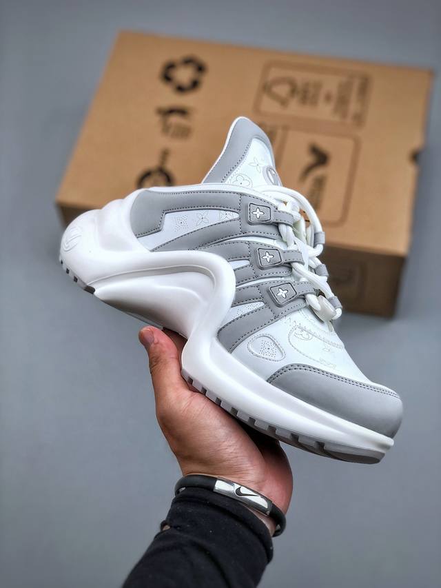 新款顶级版本Louis Vuitton 25Ss Archlight 拱桥底运动鞋 半拖 回归新季，混合材质搭配科技网格面料与光滑牛皮革。 标志性 Der Az