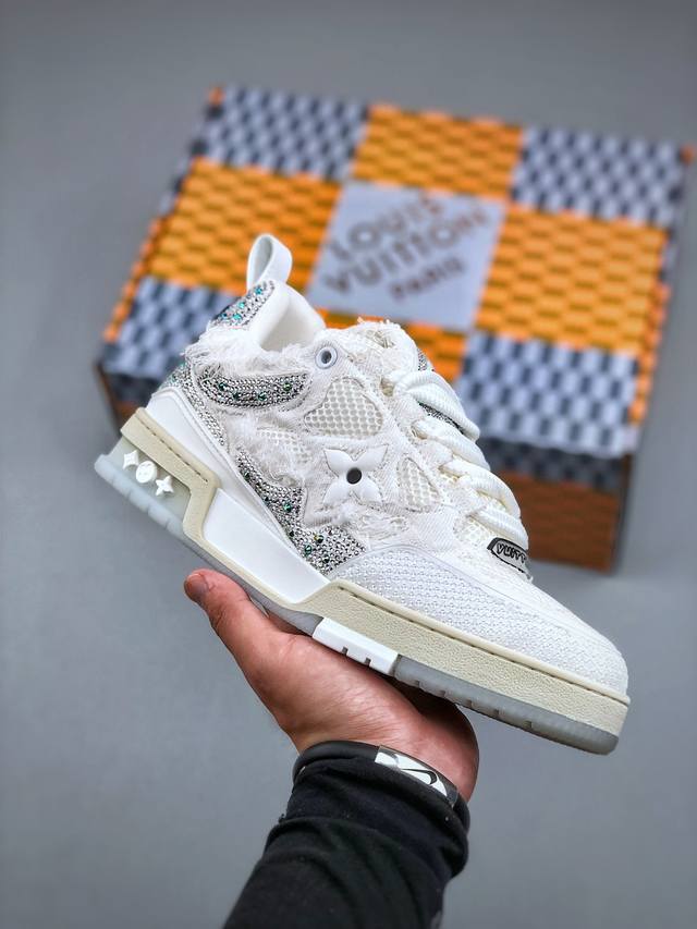 Lv-路易-威登Trainer 2025走秀最新款原版1：1开发复刻！！上脚非常舒适 做工精细鞋面由意大利进口小牛皮拼接，侧边饰有品牌Logo标志，进口网布垫脚