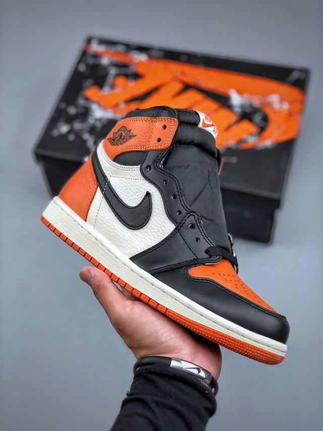 Air Jordan 1 High Og Shattered Backboard Aj1 乔1全新扣碎 Dz5485-008 #采用了白黑橙三色呈现，既有 Ai