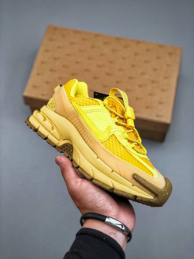Nike Zoom Vomero Roam 马拉松复古五代休闲厚底增高运动慢跑老爹鞋 货号：Hj4646 700 尺码：36-45 半
