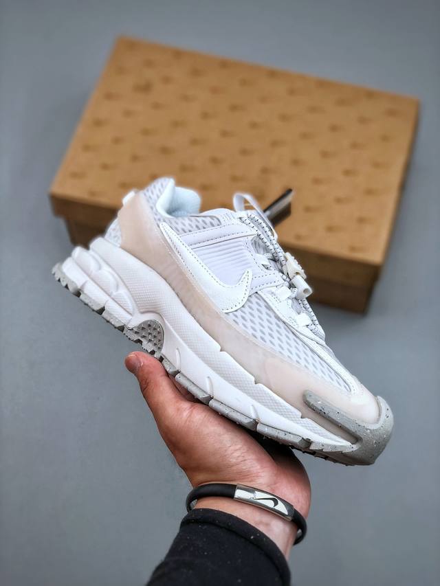 Nike Zoom Vomero Roam 马拉松复古五代休闲厚底增高运动慢跑老爹鞋 货号：Hj4646 100 尺码：36-45 半
