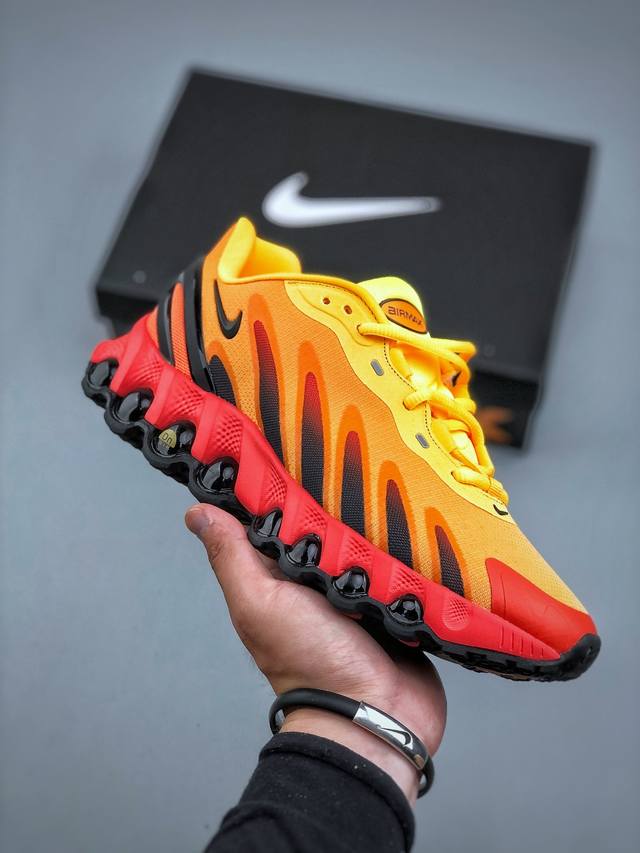 Nike Air Max Dn8 耐克运动舒适减震气垫跑步鞋 Fq5509 002#鞋款旨在透过 Dynamic Air 技术提升全天穿着体验，当中首次采用了全