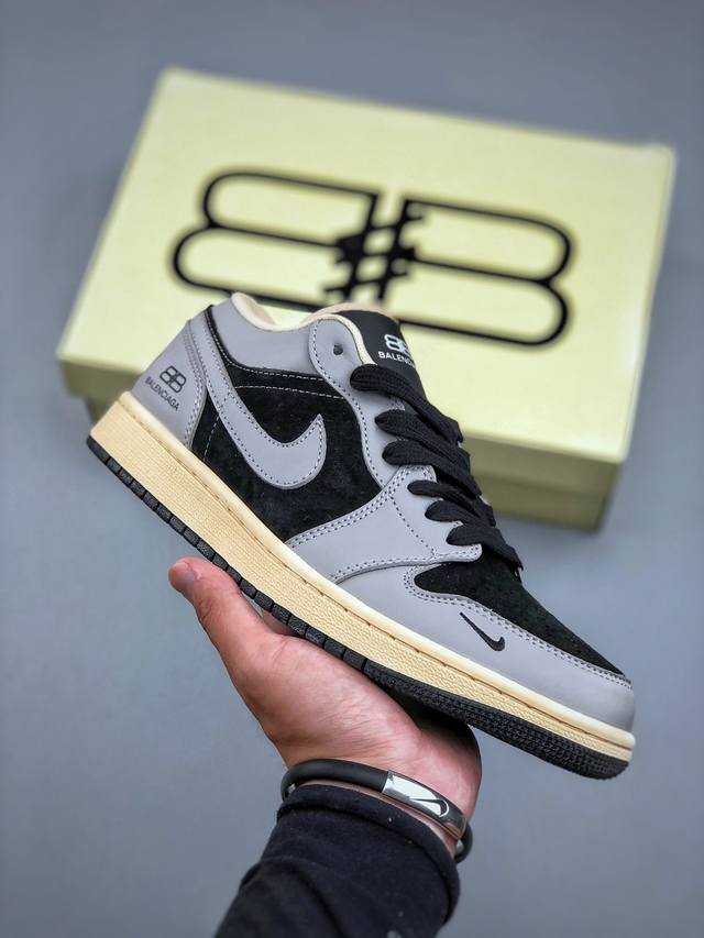 限量发售！ #Air Jordan 1 Low“灰黑巴宝莉定制款”极力推荐原装头层材料 独家版型蒸餾加工帶來的是更好的视觉和脚感体验大厂纯原品质出货 清洁度 电
