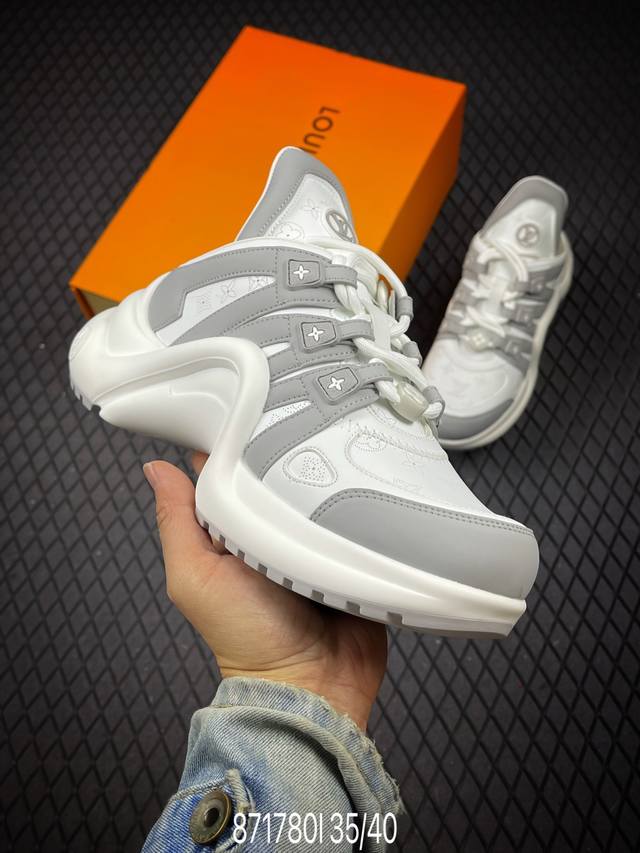 I 新款顶级版本Louis Vuitton 25Ss Archlight 拱桥底运动鞋 半拖 回归新季，混合材质搭配科技网格面料与光滑牛皮革。 标志性 Der
