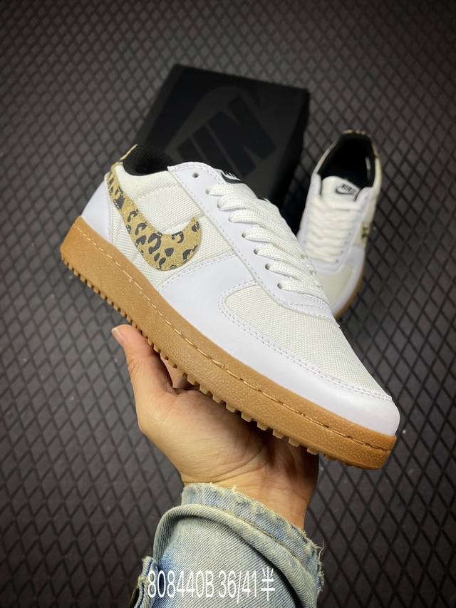 B 耐克 Nike Wmns Field General 开拓者复古休闲板鞋 货号 If0666- 尺码：36-41半码 编码：808440B
