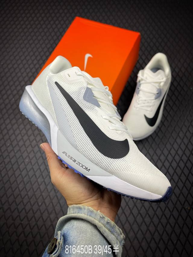 B Nike Air Zoom Rival Fly 4超弹透气轻量跑步鞋鞋款搭载 Flyknit 材料 出众弹性 易于穿脱 采用React技术 轻盈耐 跑步健身