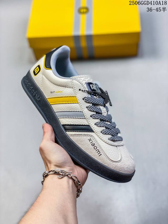 公司级Adidas Originals Gazelle Indoor Indoor T头鞋 小米联名 防滑耐磨轻便 低帮 板鞋 男女同款 白黑 以柔软的皮革鞋面