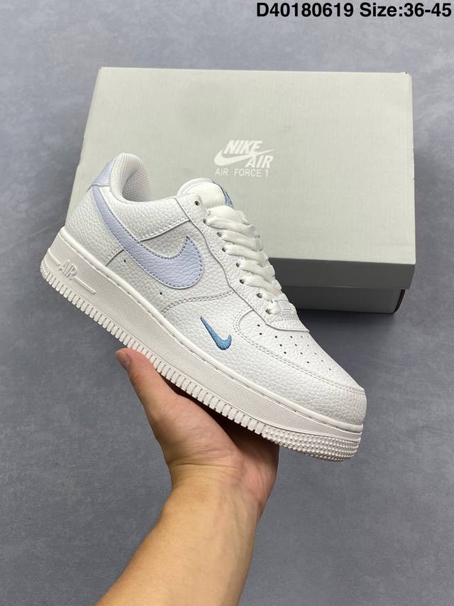 耐克Nike Air Force 1 Low 空军一号低帮百搭休闲运动板鞋 柔软、弹性十足的缓震性能和出色的中底设计，横跨复古与现代的外型结合，造就出风靡全球三