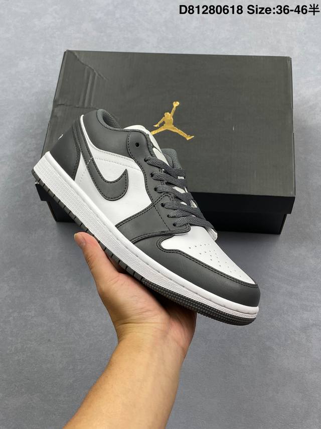 乔丹Air Jordan 1 Low Aj1 乔1 乔丹1代Aj1 低帮复古文化休闲运动篮球鞋。缝线细节搭配后跟刺绣 Wings 标志，彰显 Jordan 品牌