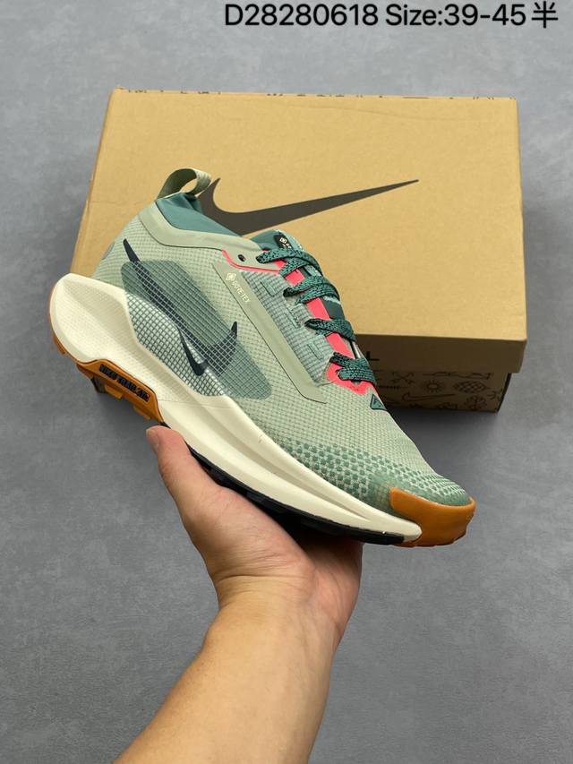 公司级Nike Reactx Pegasus Trail 5 Next Nature 越野跑步鞋 登月兼顾迅疾外观和稳固脚感 后跟覆面和中足动态支撑巧妙融合 缔