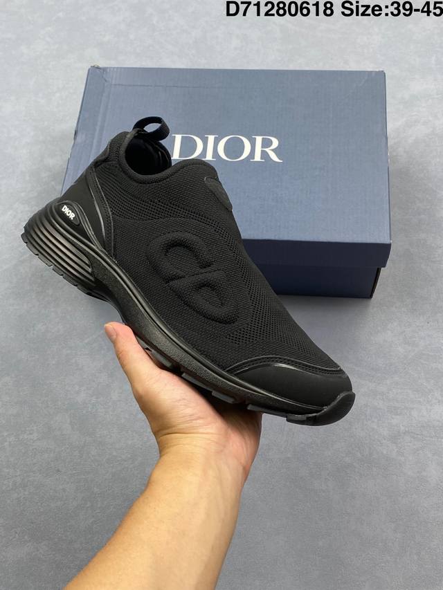 Dior迪奥B30网眼织物厚底系带休闲低帮运动鞋男女同款老爹鞋 这款 B30 Countdown 低帮运动鞋已成为 Dior 别具一格的经典新品，时尚而富有运动