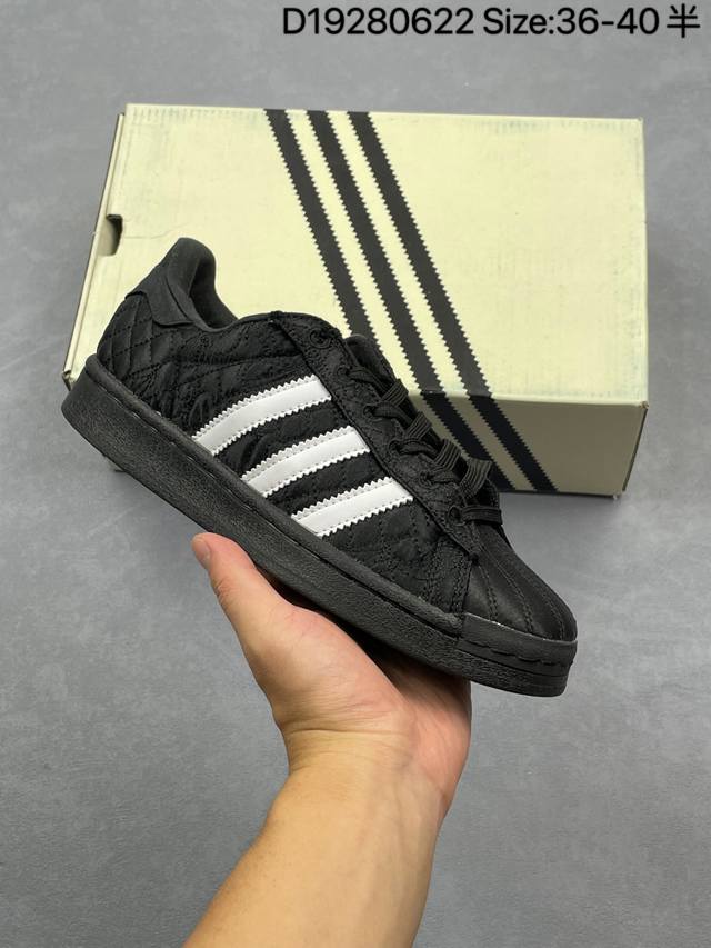 公司级Caroline Hu X Adidas Originals Superstar W 潮流 时尚 防滑减震 低帮 板鞋 女款 黑色Jr7978 白色Jr7