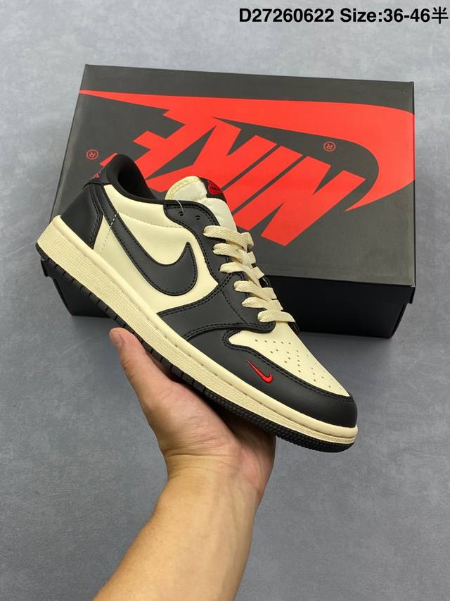 Air Jordan 1 Low Diffused Blue 低帮 白蓝棕 Aj1 乔丹1代 Aj1 乔1 低邦 白蓝拼接 乔丹篮球鞋系列 鞋款整体采用麂皮与皮