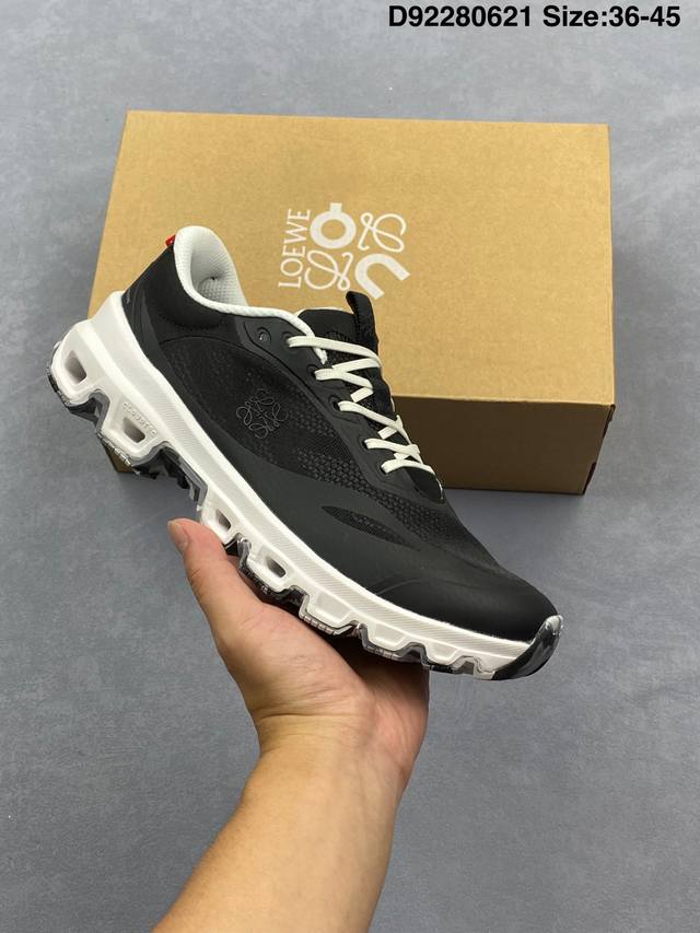 On昂跑Cloudpulse 轻量运动休闲鞋 脚感很舒服 鞋底柔软且包裹性好 上脚显腿长 不管休闲还是运动都很百搭 是最好看最显质感的颜色 尺码:36-45半