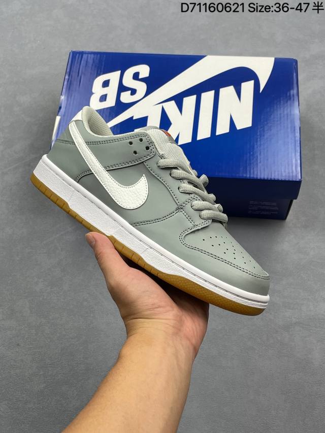 真标耐克Nike Sb Dunk Low Pro扣篮系列低帮休闲运动滑板板鞋 货号:Dv546 01 尺码:36 36.5 37.5 38 38.5 39 40