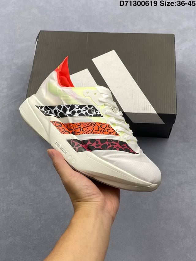 公司级Adidas Adizero Adios Pro 4M 马拉松飞线贾卡轻质透气休闲运动跑步鞋 采用双层透气网纱 Flywire动态飞线绑缚鞋面材质 内置Z