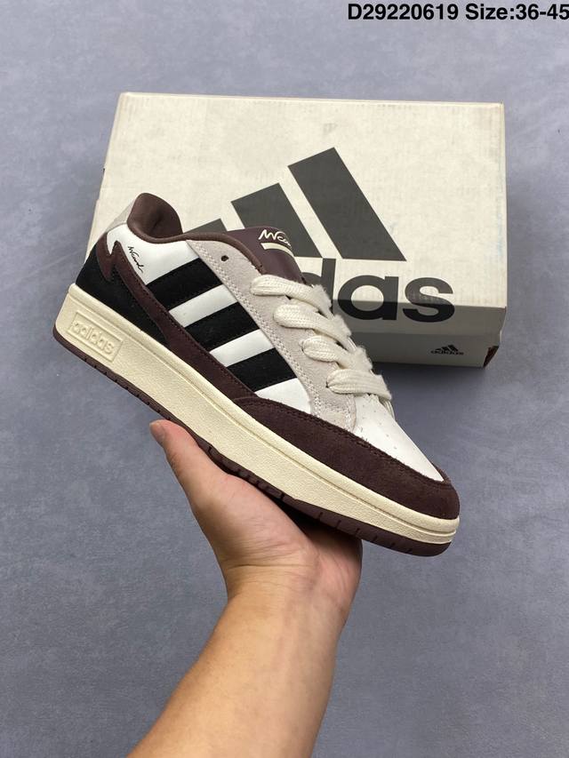阿迪达斯Adidas Wcard Adv学院系列 经典复古低帮百搭休闲运动板鞋 网球运动休闲鞋。这款Adidas Card低帮经典运动鞋，助你舒适自信活动。采用