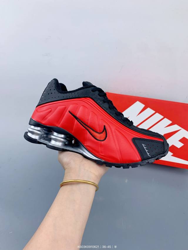 牙买加裔英国设计师 Martine Rose 今番再携去年与 Nike 合作推出联名鞋款 Nike Shox Mr4 全新配色回归。 Size：如图 编码：K6