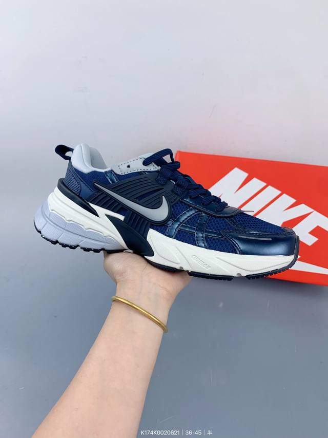 Nike 耐克 V2K Run 减震防滑 复古低帮运动跑步鞋 Size：如图 编码：K174K0020621