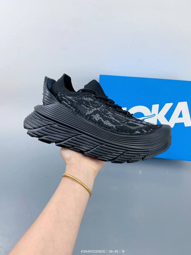 Hk纯原 Hoka One One Restore Tc 一脚蹬潮流徒步舒适缓震继承了 Hoka One One标志性的缓冲中底，兼具轻盈脚感和出众缓震。New