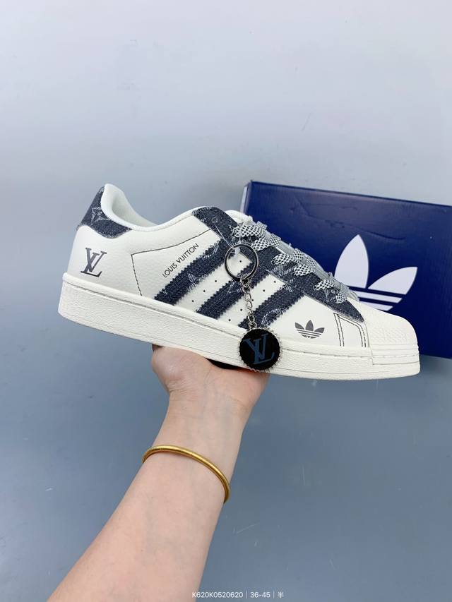 Adidas Originals Superstar 经典配色 经典贝壳头官网同步 实拍首发渠道正品订单 诠释市场最高工艺水平区别市面普通真标版本，进出专柜无压