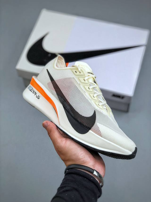 J版 Nike Zoomx Vaporfly Next% 4 马拉松系列公路竞速超轻缓震跑步鞋 Hf6413-100 #鞋款轻盈，同时保持出色性能表现。此鞋款质