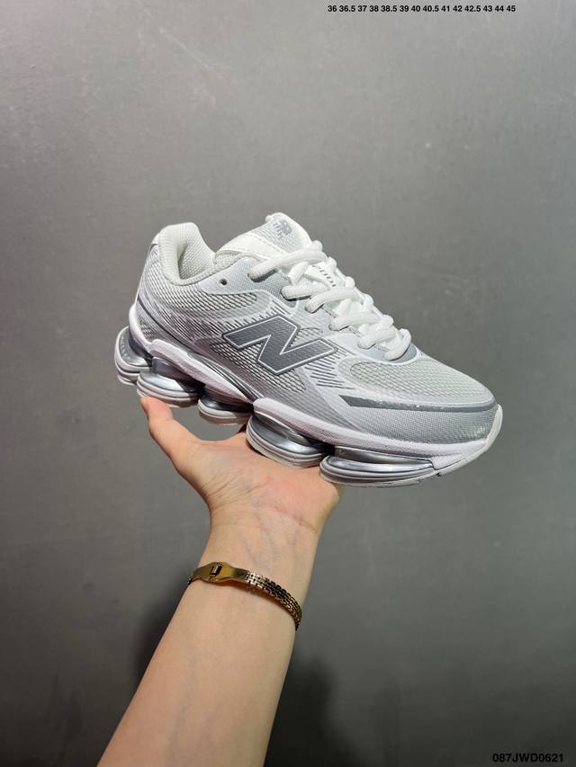 公司级新百伦 New Balance Nb U 0Ea 运动跑步鞋。此复刻经典鞋款，加入当下大热的户外元素，以曾经篮球鞋款型式样加以打造鞋款造型。编织鞋带以及加