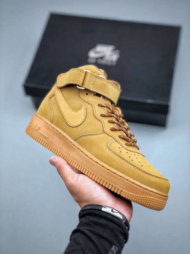福利款 Nike Air Force 1 ‘07 空军一号小麦中帮魔术贴百搭休闲运动板鞋时尚男女鞋柔软、弹性十足的缓震性能和出色的中底设计，横跨复古与现代的外型