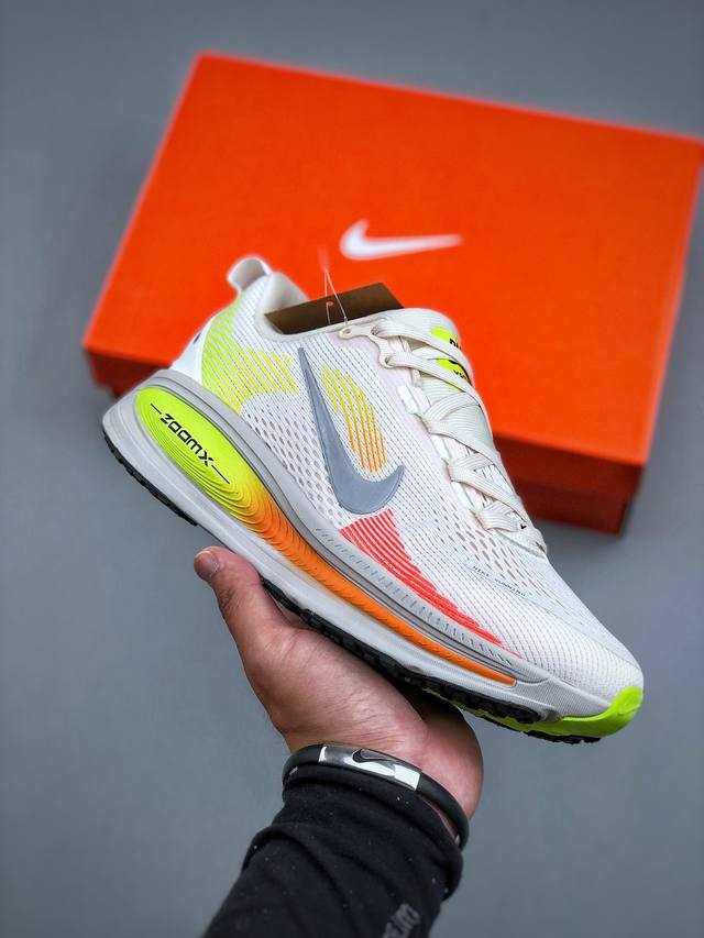 Nike Vomero 18 Zoomx Summit White Geode Teal 佛莫罗18代系列低帮轻质厚底缓震公路透气休闲运动跑步鞋Hm6804 0