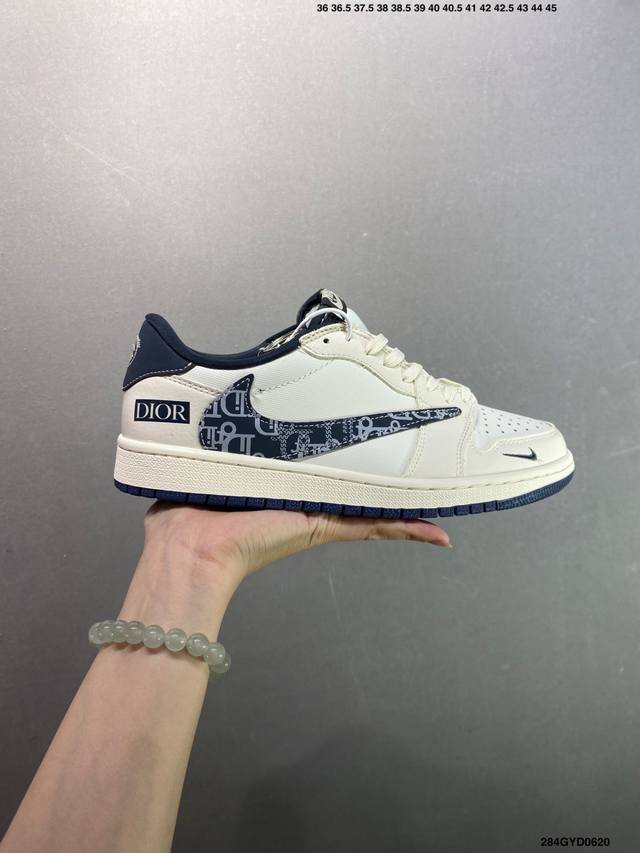 公司级Fragment X Travis Scott X Dior Air Jordan 1 Low 三方联名倒钩 全新的三方联名低帮倒钩鞋面延续了黑脚趾设计，